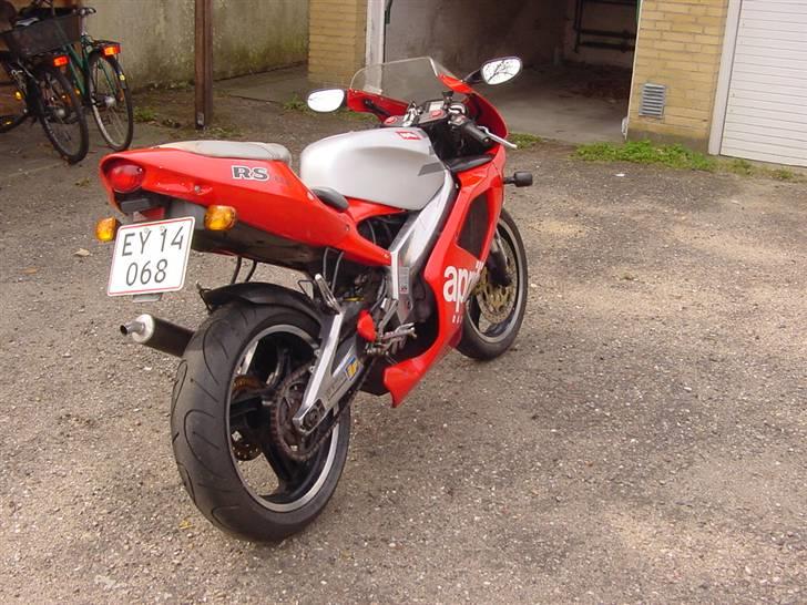 Aprilia RS 125 Extrema (SOLGT) - Et billede da jeg lige havde vasket den hos Camo :) billede 17