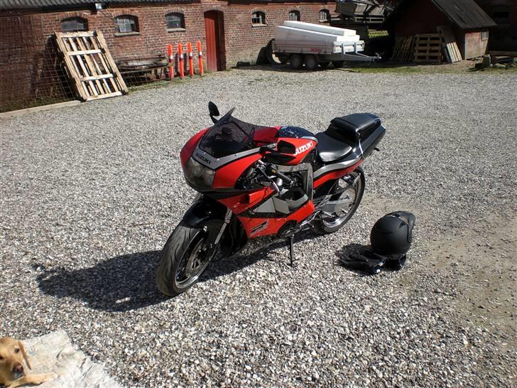 Suzuki GSX-R 400 RS billede 1