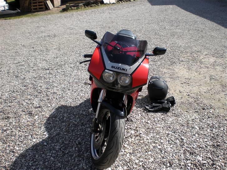 Suzuki GSX-R 400 RS billede 2