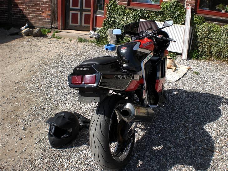 Suzuki GSX-R 400 RS billede 4