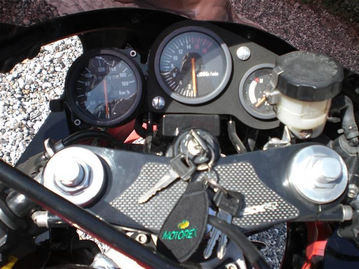 Suzuki GSX-R 400 RS billede 5