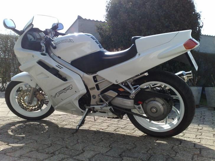 Honda VFR 750F [SOLGT] billede 9