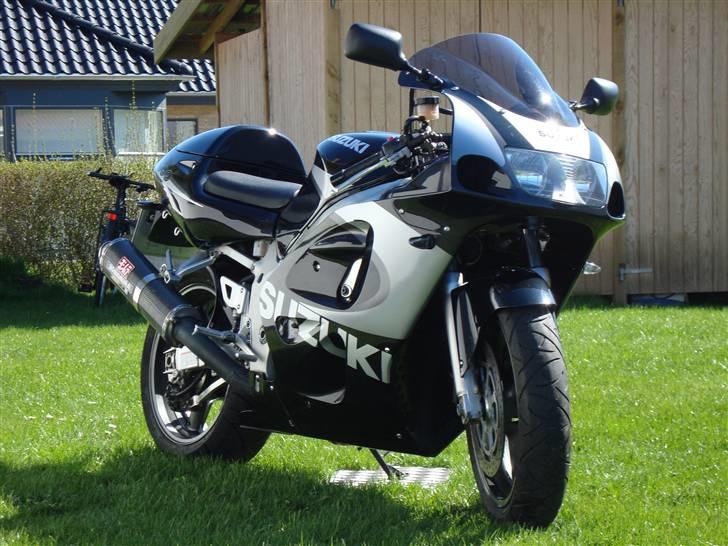 Suzuki GSX 600 R - Ny vasket og poleret  billede 1