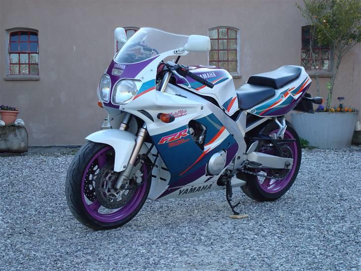 Yamaha FZR600R 4JH (solgt) billede 4