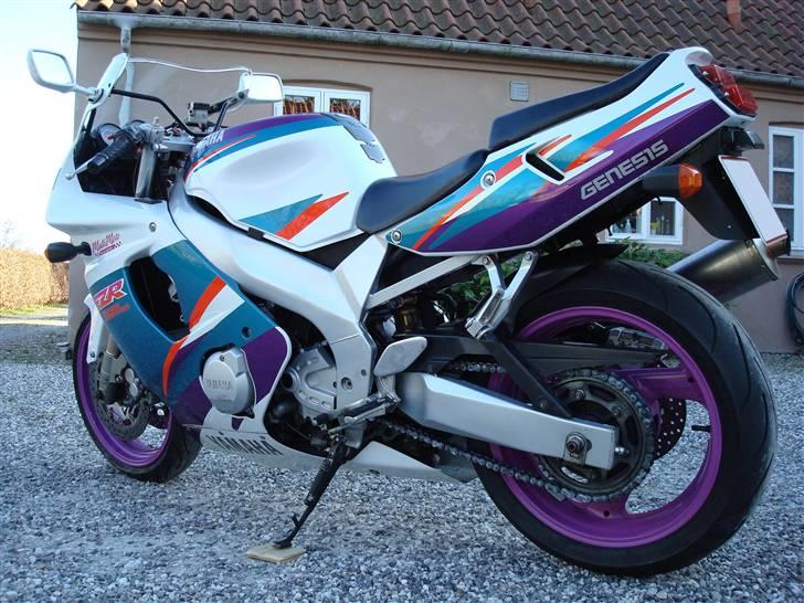 Yamaha FZR600R 4JH (solgt) billede 8