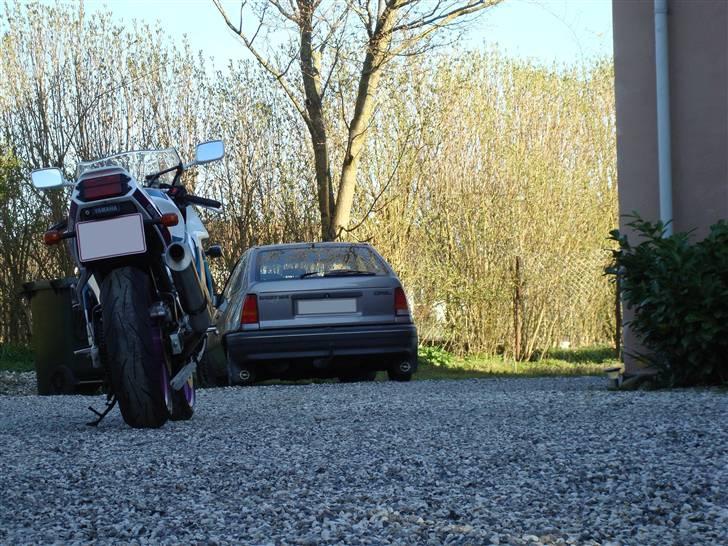 Yamaha FZR600R 4JH (solgt) billede 11