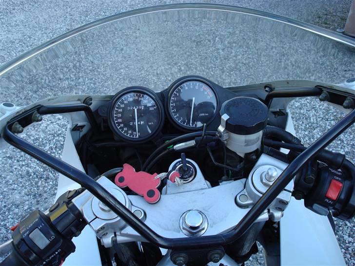 Yamaha FZR600R 4JH (solgt) - Tørrestativet + instrumenter billede 13