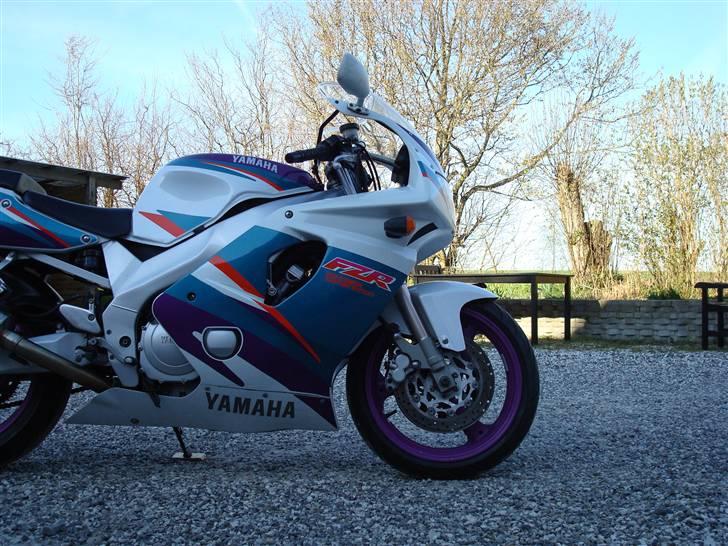 Yamaha FZR600R 4JH (solgt) billede 15