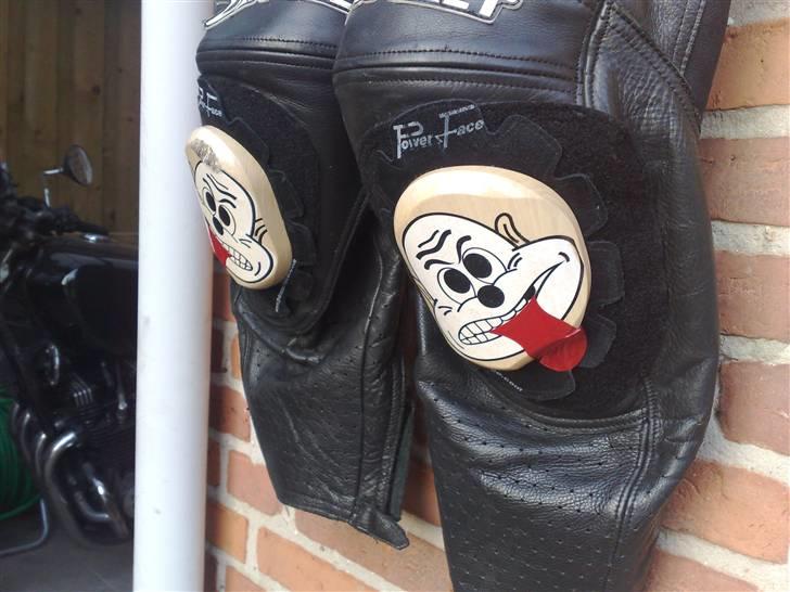 Yamaha YZF R6 Banejern - SOLGT - mine nye kneesliders ;p billede 16