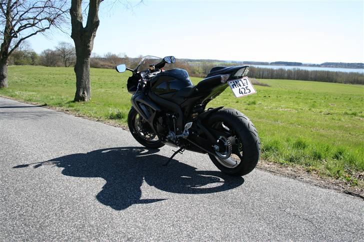Suzuki gsxr 750 smadderet  - et sted i nordsjælland :) på en af mine ture :)  billede 4