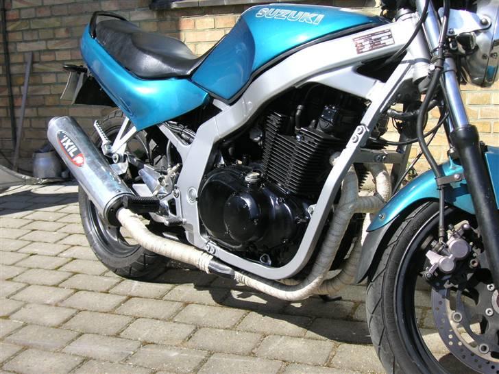 Suzuki GS 500E *Solgt* - Så kommer der powerwrap på udstødningen billede 10