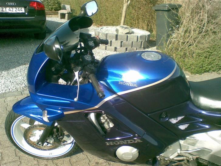 Honda CBR 600 F - SOLGT billede 10