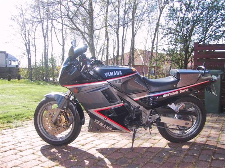 Yamaha FZ 750  *SOLGT* billede 2