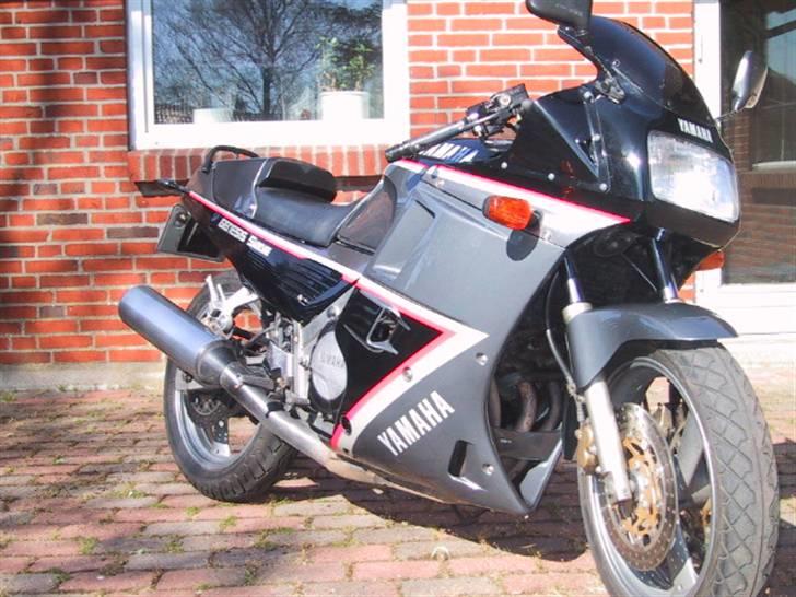 Yamaha FZ 750  *SOLGT* billede 4