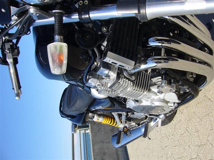 Yamaha XJR 1300 - SOLGT billede 5