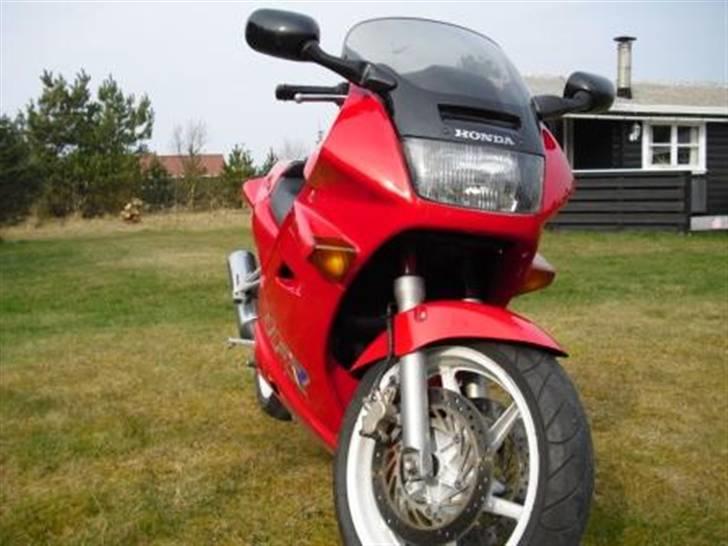 Honda VFR 750 billede 2