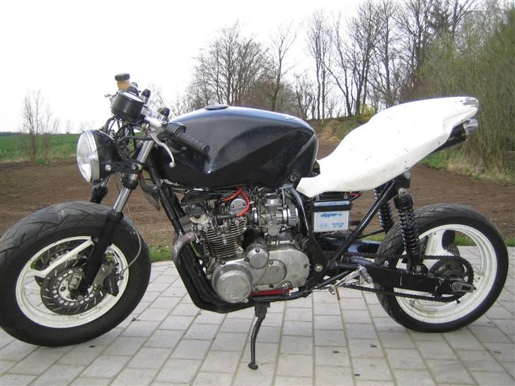 Suzuki gs 550 Streetfighter billede 1