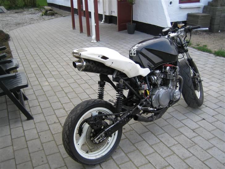 Suzuki gs 550 Streetfighter billede 3