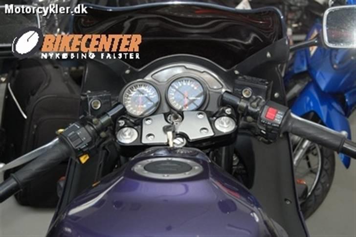 Suzuki RF900R solgt billede 4