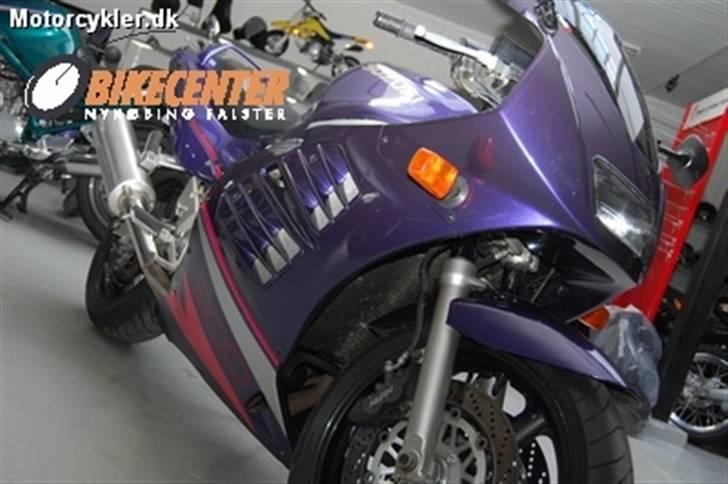 Suzuki RF900R solgt billede 5