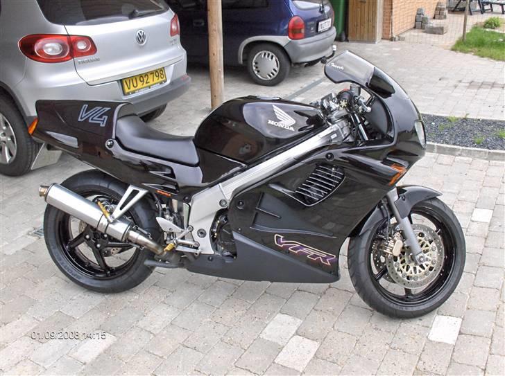 Honda VFR 750 (SOLGT okt 09) billede 18