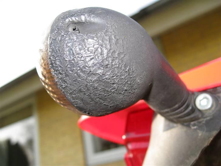 Honda CRF 450 R HM Motard #solgt# - Skete inden jeg fik drejet afgangen lidt ned af med min db killer. Der er ikke lige tænkt på blinklys når der laves tunudstødninger til crossmaskiner billede 9