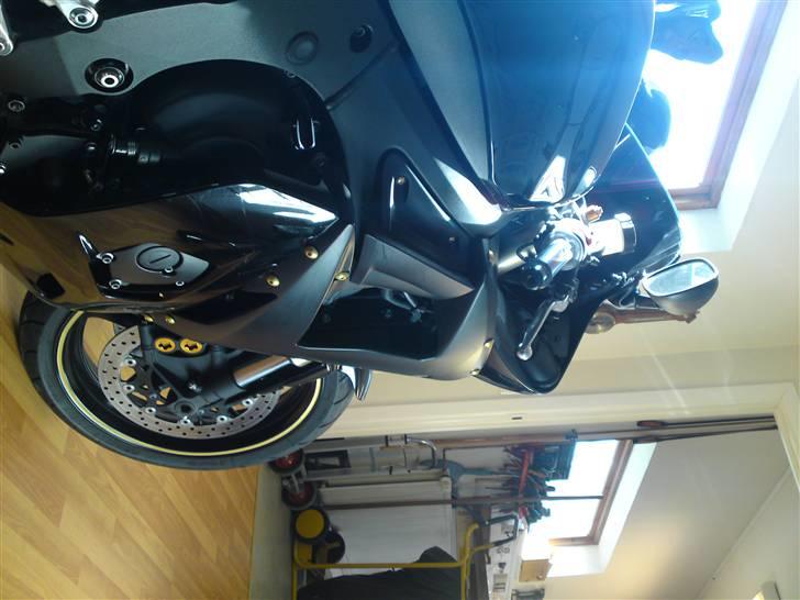 Yamaha YZF-R6 - solgt - blev træt af den lignede alle de andre, utroligt hvad rimstrips og bolte kan gøre :-) billede 14