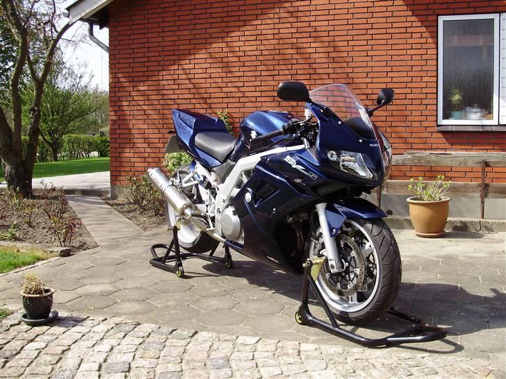 Suzuki SV1000S K4 (SOLGT) billede 4