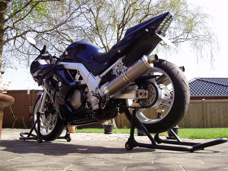 Suzuki SV1000S K4 (SOLGT) billede 6