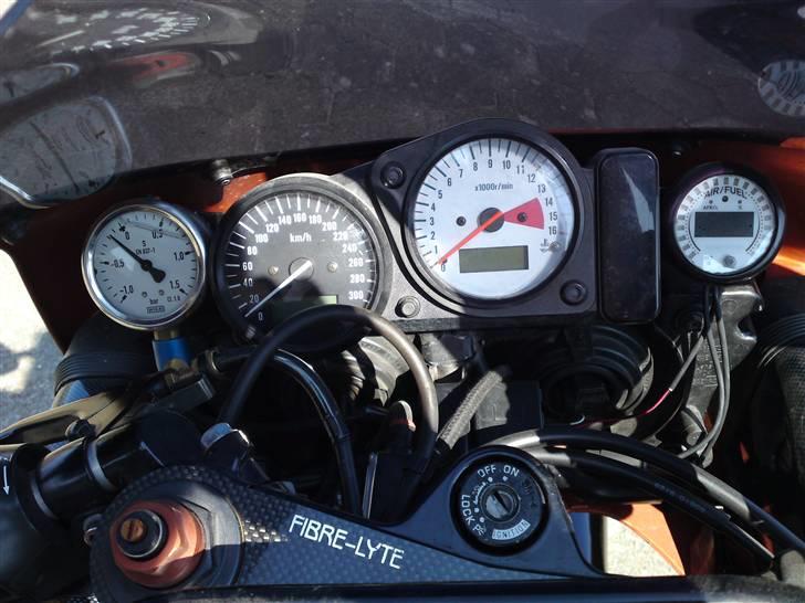 Suzuki GSX-R 750 turbo - cokpittet billede 7