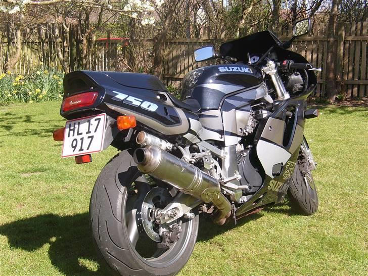 Suzuki gsxr 750w solgt billede 9