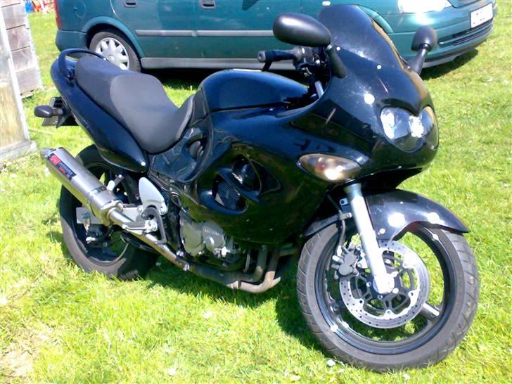 Suzuki GSX 750F - Så forsvandt pos.lyset, bliver erstatet af dioder i lygtehuset......   :o) billede 11