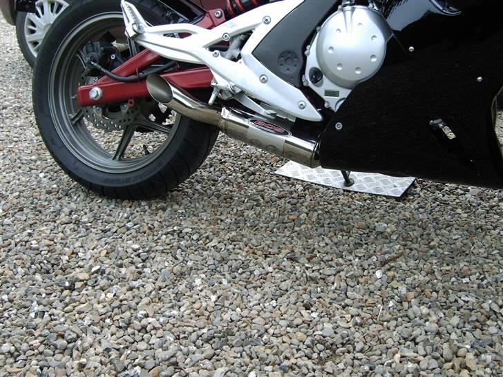 Kawasaki er6f - Har sat ny Boss potte på, så nu brummer den lidt mere. billede 7