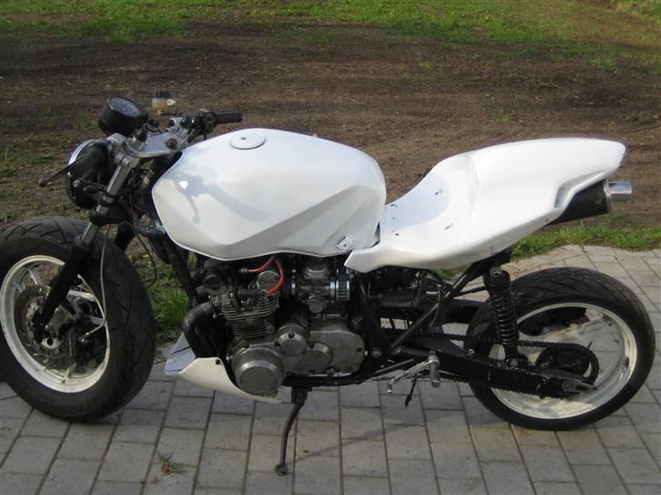 Suzuki gs 550 Streetfighter - skulde lige se hvordan den vil se ud i hvid billede 8