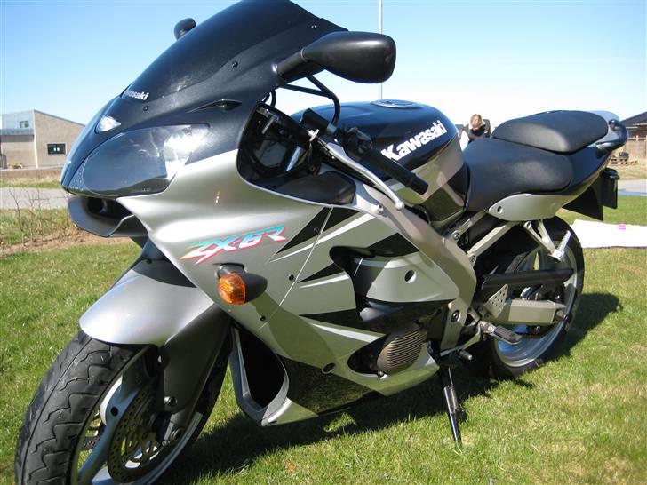 Kawasaki ZX6R, SOLGT billede 15