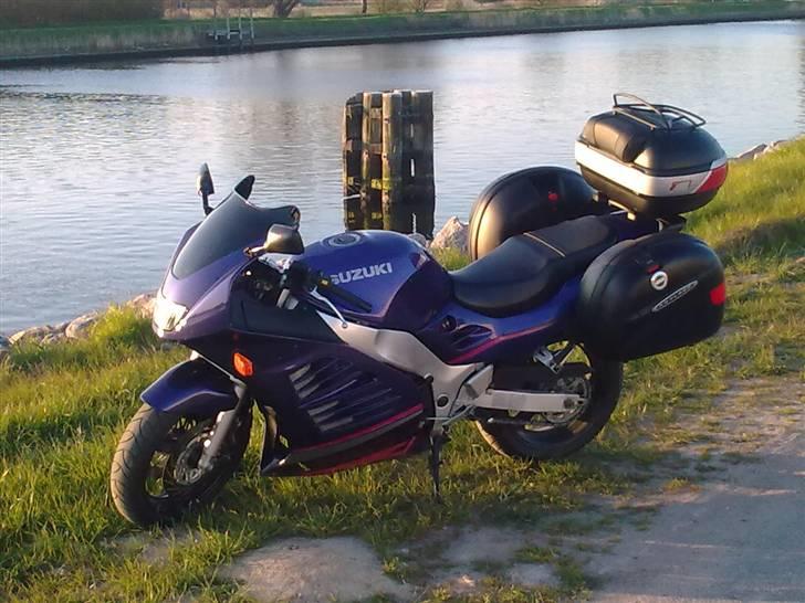 Suzuki RF900R solgt billede 9