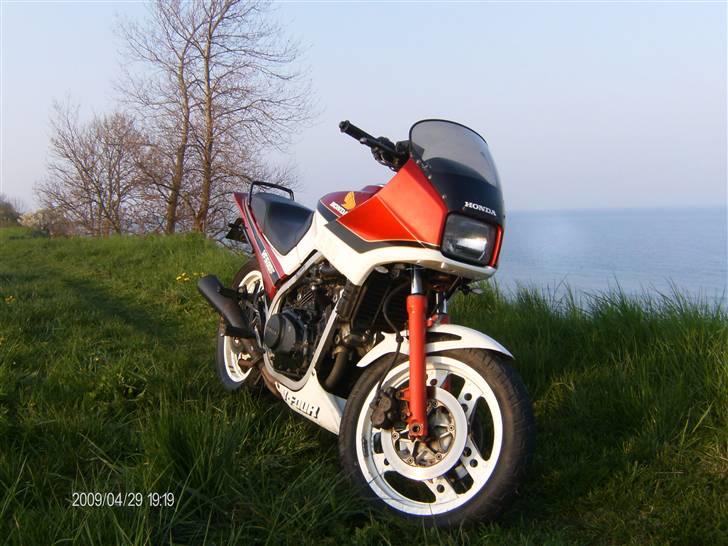 Honda vf 500f solgt billede 3