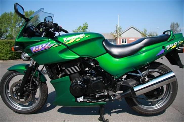 Kawasaki GPZ 500S billede 4