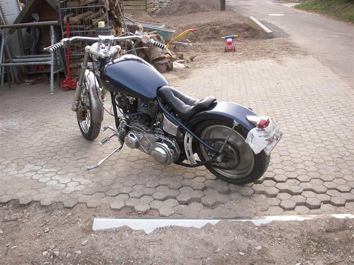 Harley Davidson early shovel - ja se fliserne efter den har banket i tomgang,,,,,,,,, billede 5