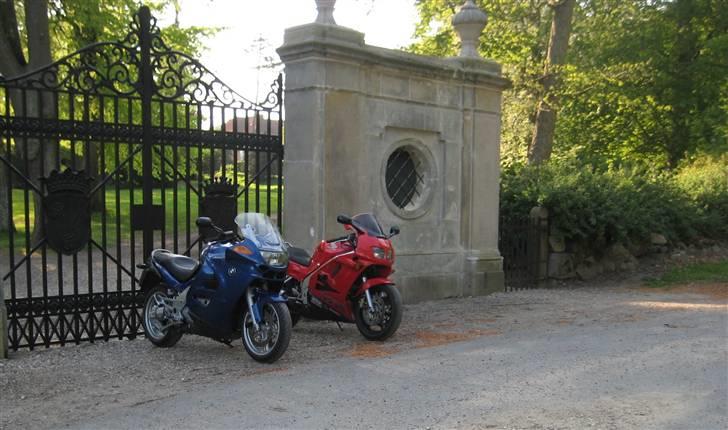 BMW K 1200 RS - Nej.. vi ik inde og drikke kaffe,  det er os der fotografere billede 11
