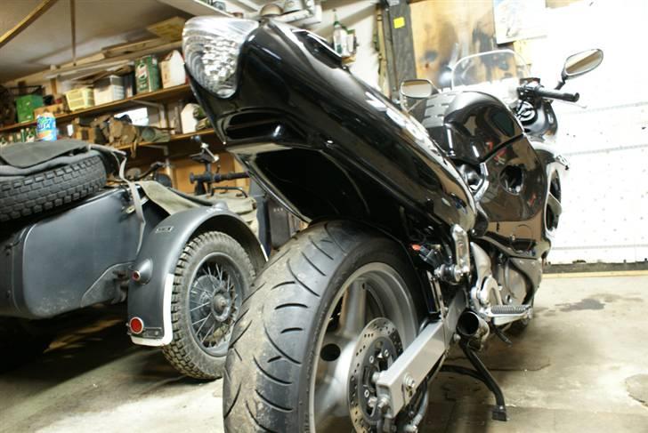 Suzuki GSX 750 F *solgt* - Færding numse :) billede 18