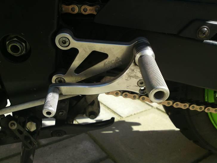 Kawasaki ZX6R - Valter Moto fodhvilere og AFAM kædekit billede 7