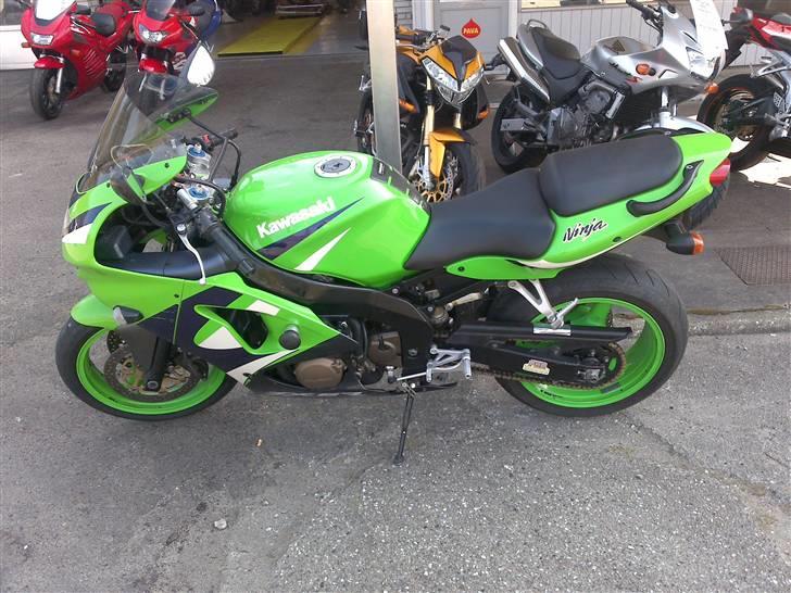 Kawasaki ZX6R - Da jeg hentede den hos forhandleren d. 16/4-2009 billede 9