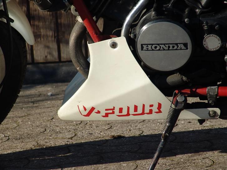 Honda vf 400f   Solgt, desværre billede 2