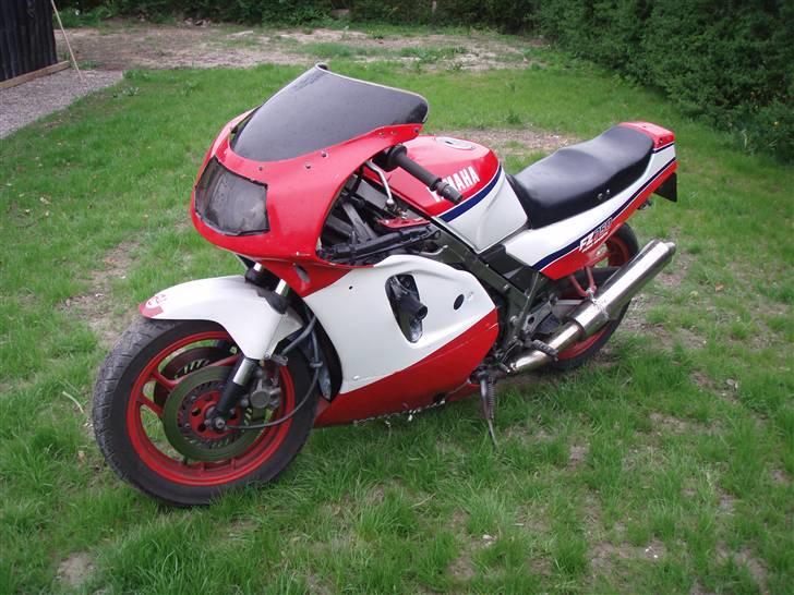 Yamaha FZ 750 (SOLGT) billede 1