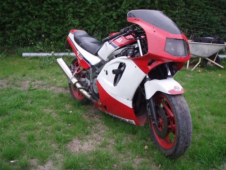 Yamaha FZ 750 (SOLGT) billede 2