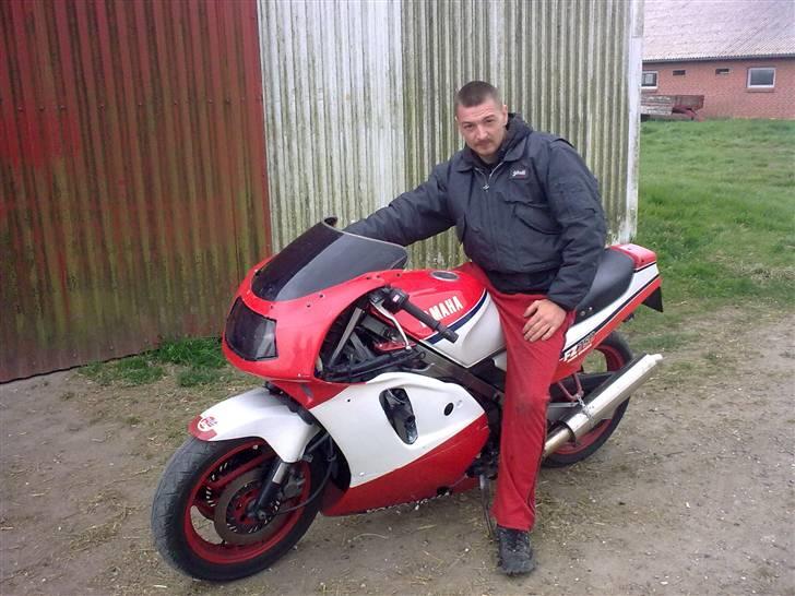 Yamaha FZ 750 (SOLGT) - mig på cyklen billede 7