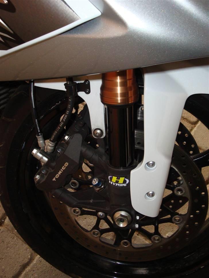 Suzuki GSXR1000 *solgt* - Hyperpro foran, nu hvor vi alligevel var i gang! billede 6