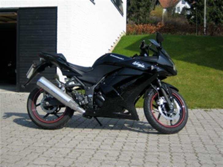 Kawasaki Ninja 250r *Solgt* - Et efter billede - monteret rimstripes billede 11