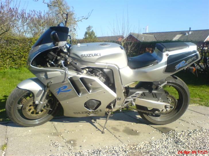 Suzuki GSXR 400R billede 11